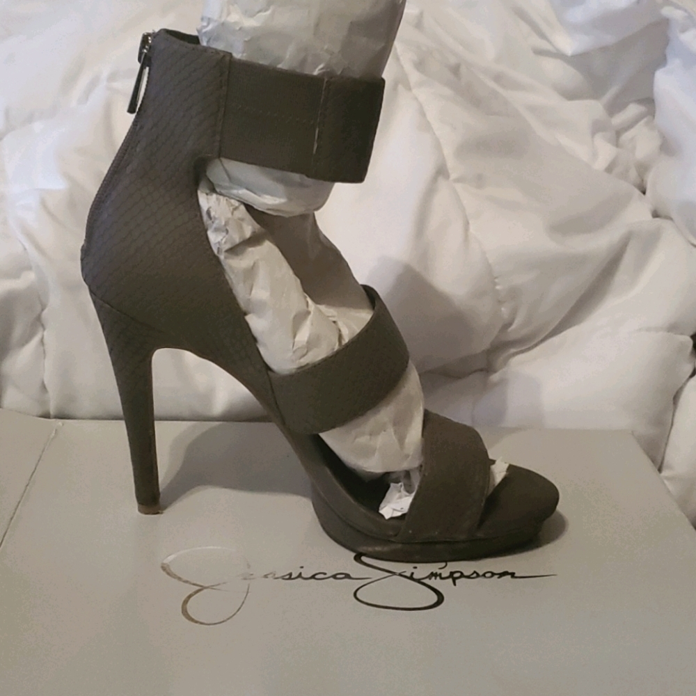 Jessica Simpson Taupe Snake Heels